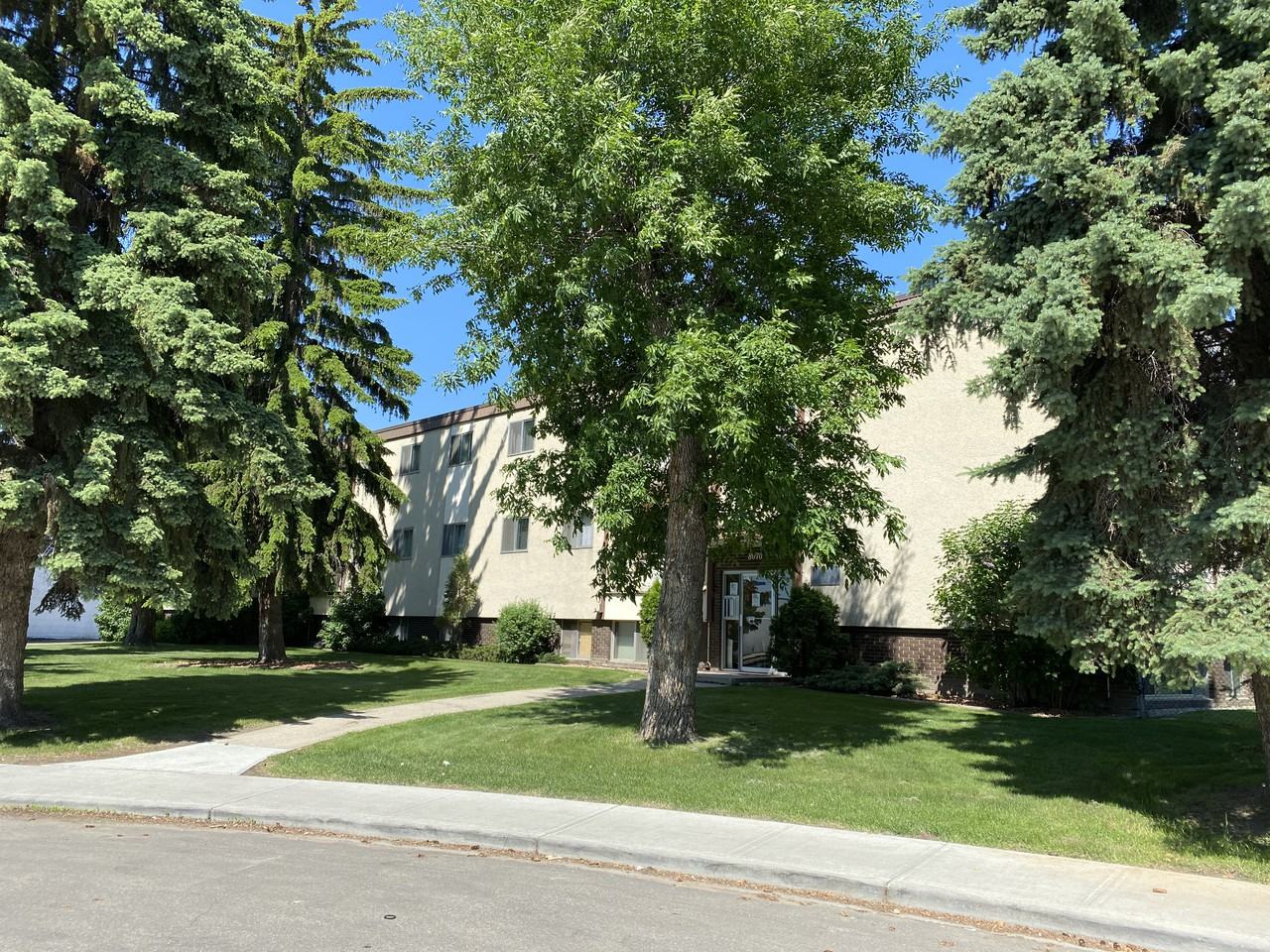 8070 Argyll Road - Photo 2 of 3