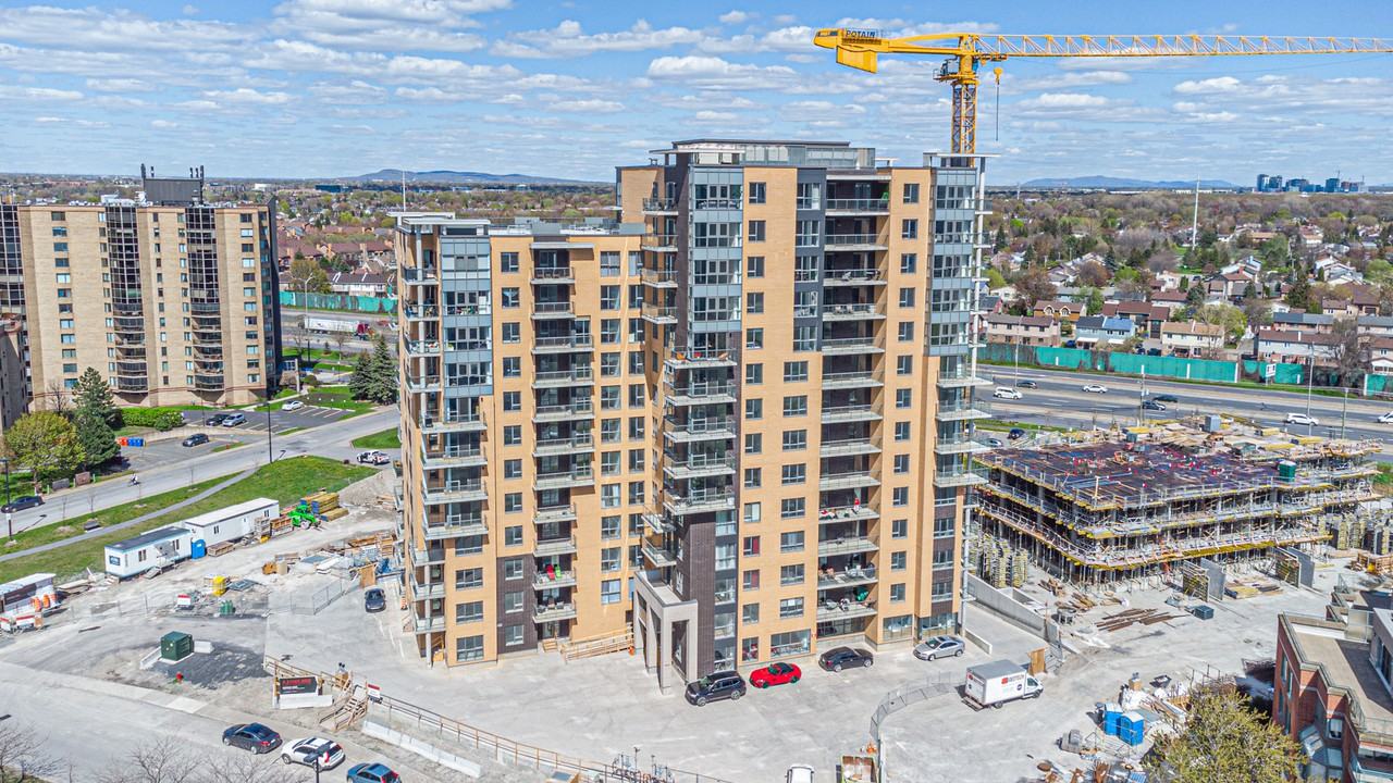 8115 Brossard Complex - Photo 2 of 18