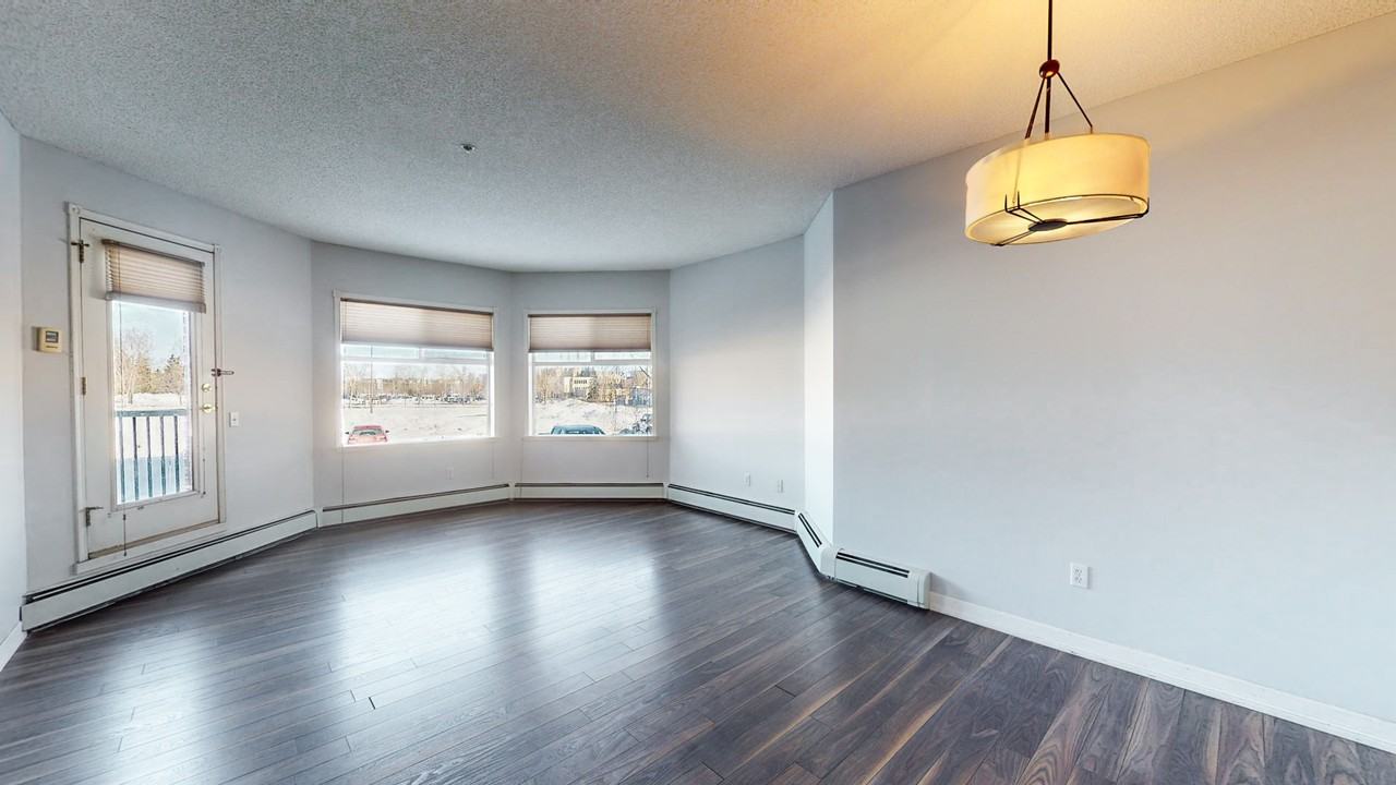 111, 200 Lincoln Way SW - Photo 2 of 15