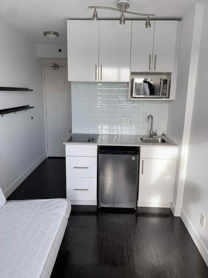 Apt Living Apartments For Rent 1125 12th Ave W Vancouver Bc V6h 3z3 With 1 Floorplan Zumper