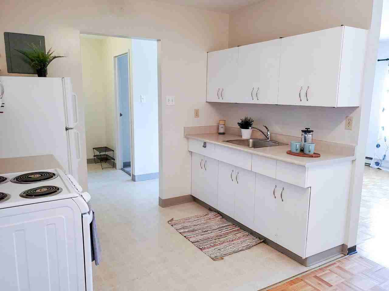 1025 Munroe Ave. - Munroe Villa - Photo 3 of 10