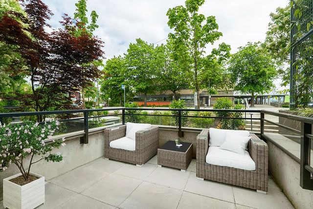 Glen Court - Photo 2 of 7