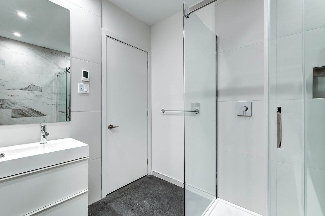 Notre-Dame Apartments - Photo 2 of 20