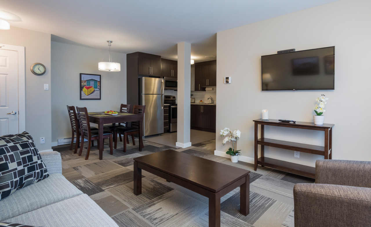 HomePort Apartments - Photo 2 of 18