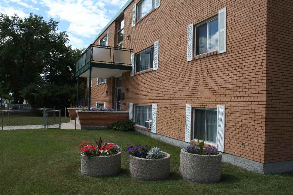 1051 Taylor Ave. Palm Gardens Apartments 1051 Taylor Ave, Winnipeg