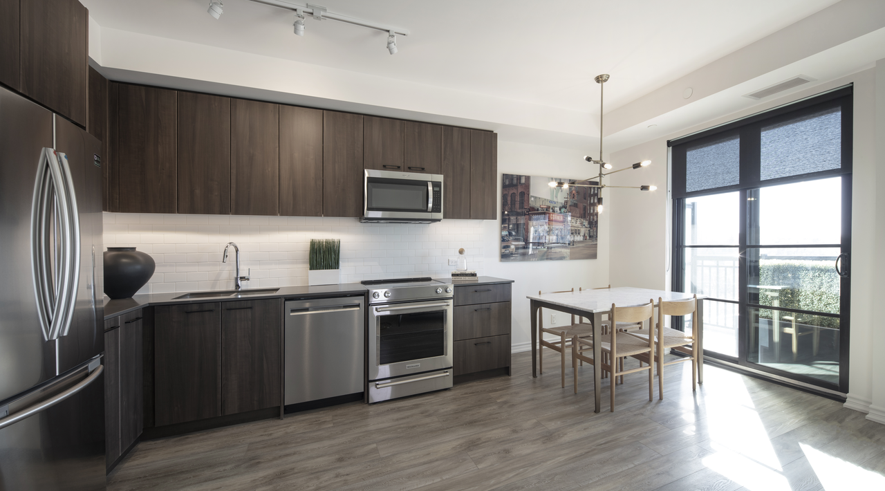 Kingsway Village Square Apartments 571 Prince Edward Dr N, Toronto