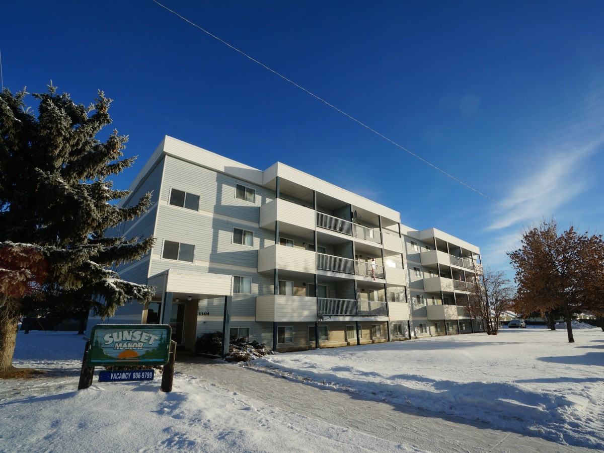 Sunset Manor Apartments for Rent 1304 1 Ave, Wainwright, AB T9W 1N1