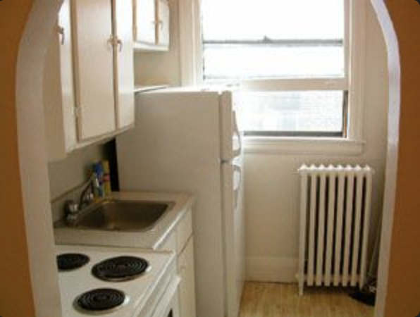 1576 Bathurst Street - Photo 3 of 5