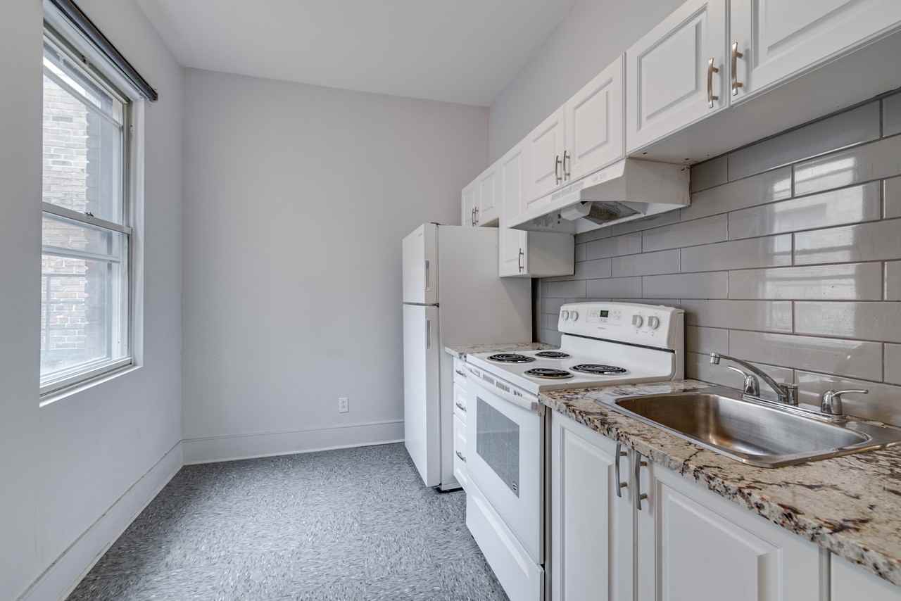 1433 Rue Apartments in Quartier VilleMarie, Montréal, QC H3G