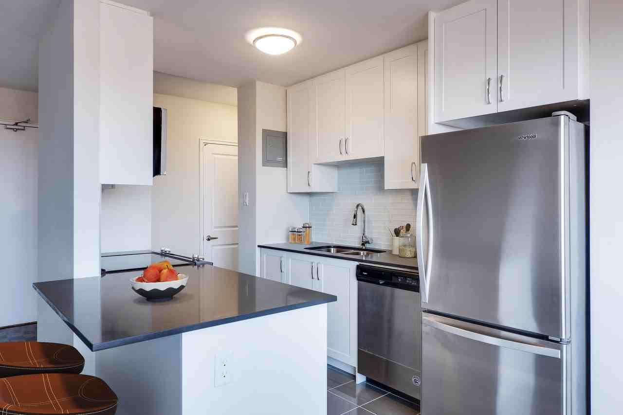 7 Elizabeth St. North - Photo 2 of 16