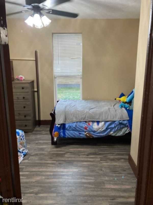 118 E Adams Ave - Photo 3 of 11