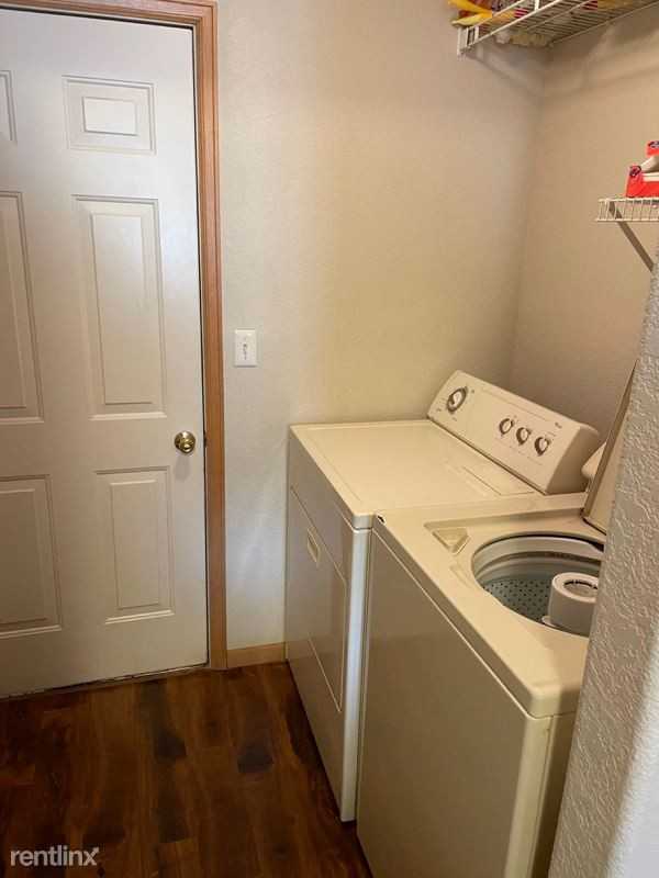 1018 1018 Tierra Lane C - Photo 3 of 13