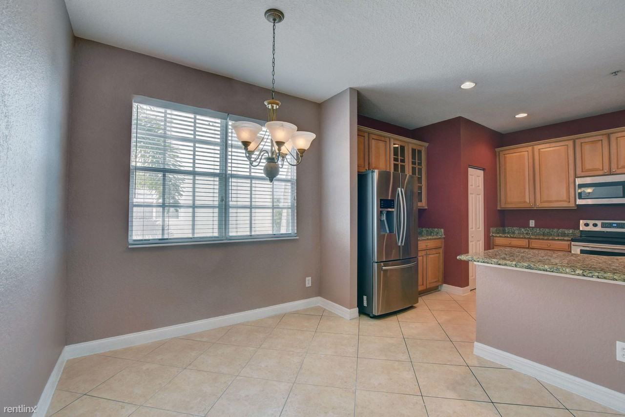 120 Ocean Cay Way - Photo 2 of 24