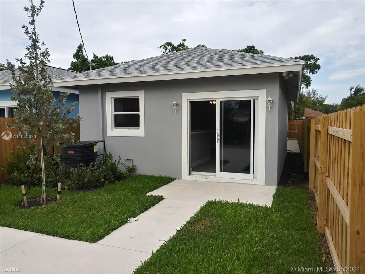 103 S D St - Photo 2 of 8