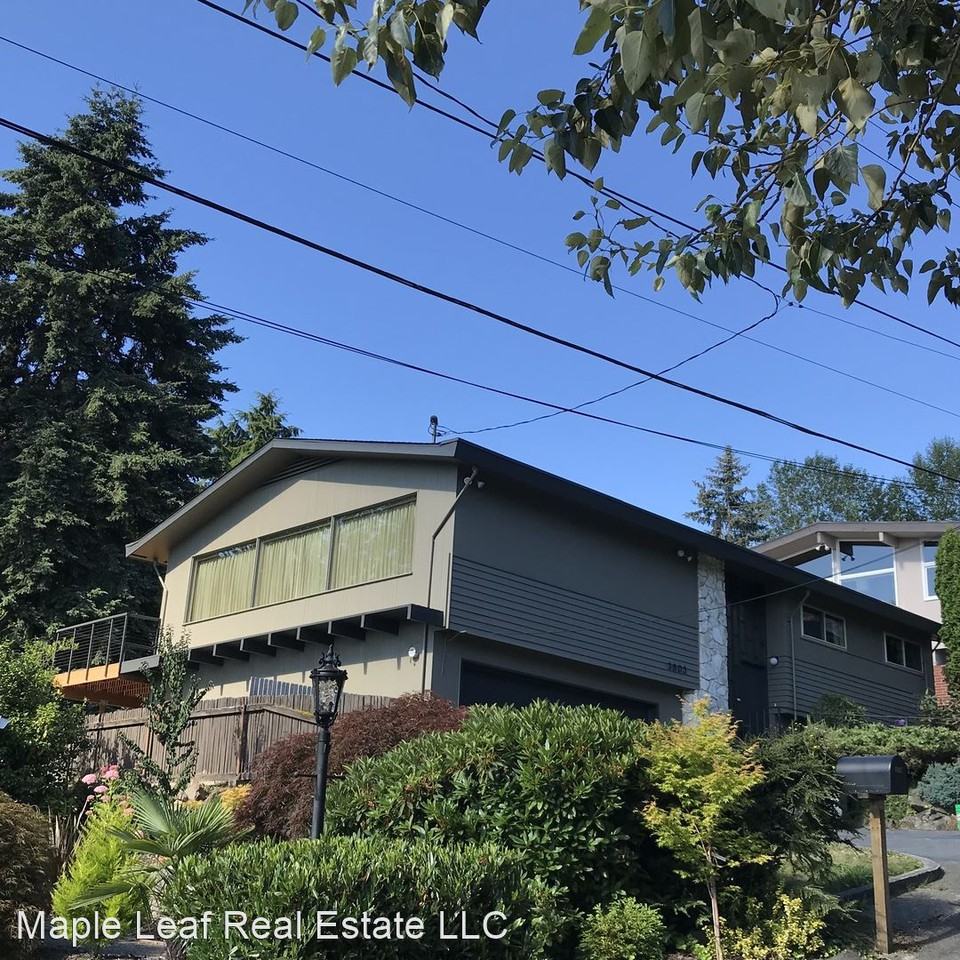 3803 Ne 151st St - Photo 2 of 36