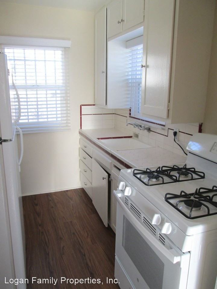 4512 Dwight St - Photo 3 of 6