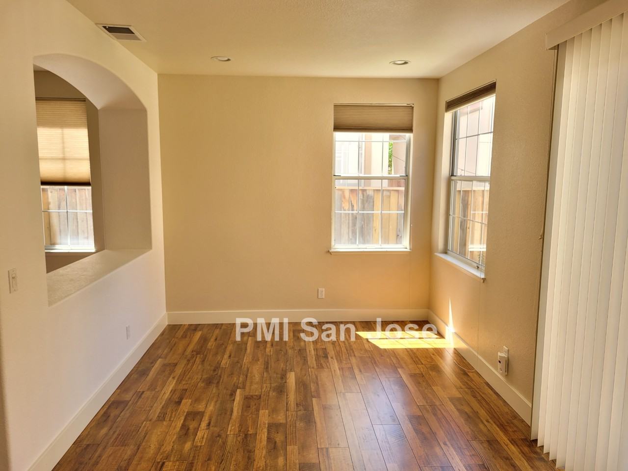 4762 Cheeney St - Photo 5 of 17
