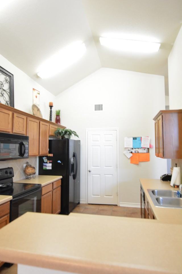 719 Devin Dr - Photo 6 of 24