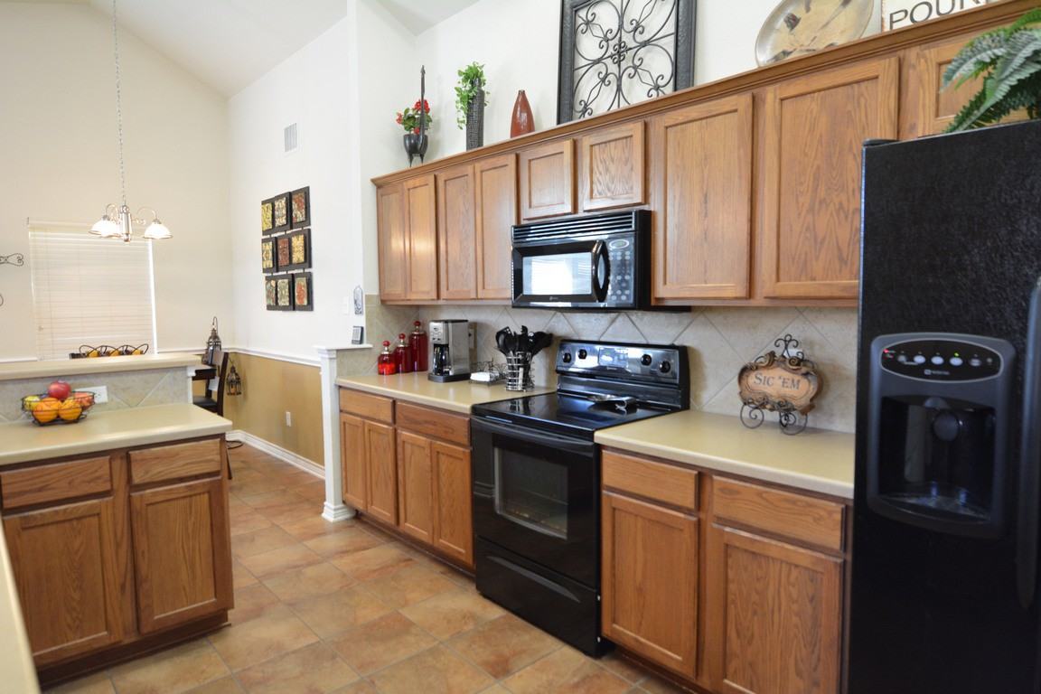 719 Devin Dr - Photo 7 of 24