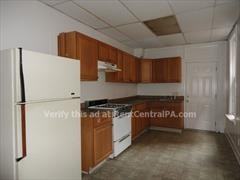 1506 Berryhill St - Photo 3 of 8