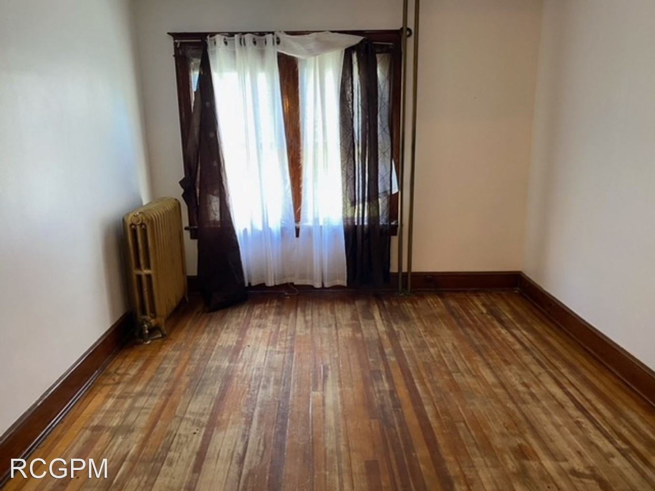 19 Pennsylvania Ave - Photo 2 of 14