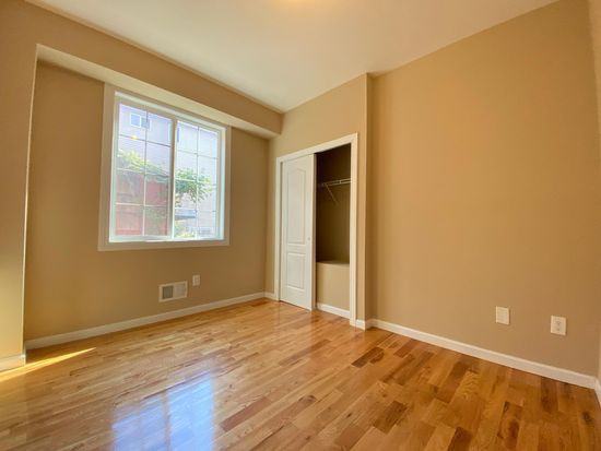 386 Simonson Ave - Photo 2 of 14