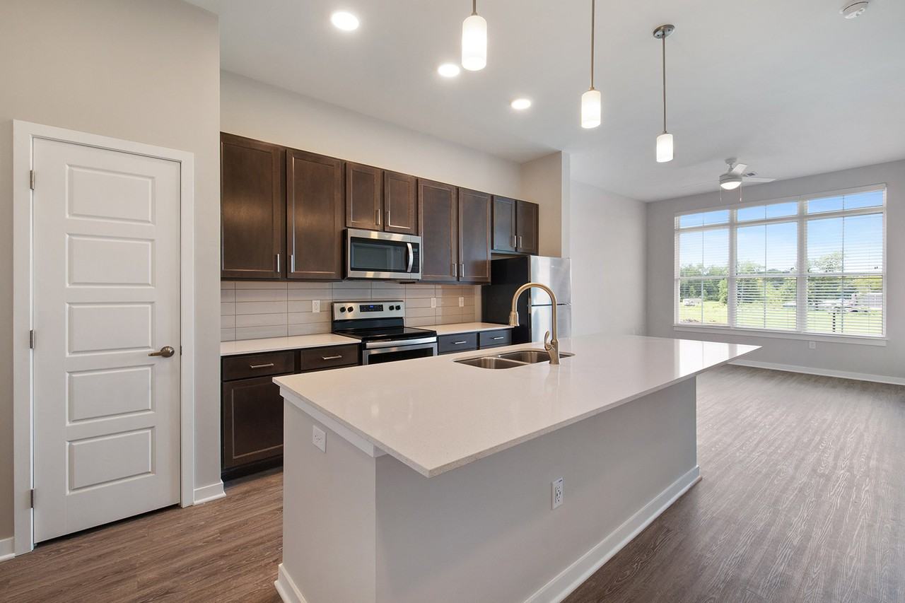 Sawgrass Point - Photo 3 of 41