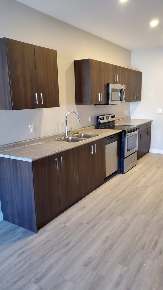 Redwood Avenue - Photo 2 of 6