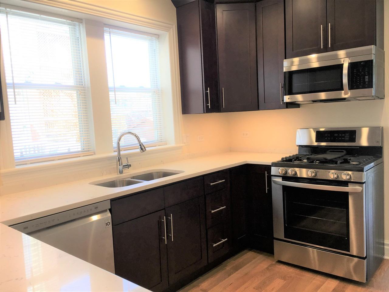 3659 West Belle Plaine AvenueUnit 1 #1 - Photo 5 of 14