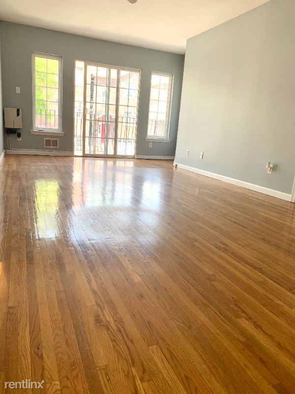 121 121 Lincoln street 1 - Photo 2 of 8