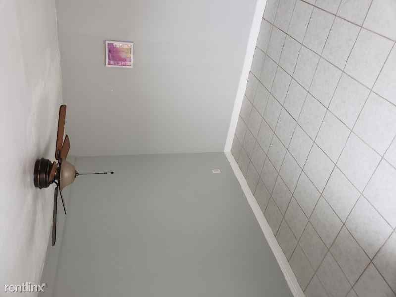 1 W Laurel St - Photo 3 of 11