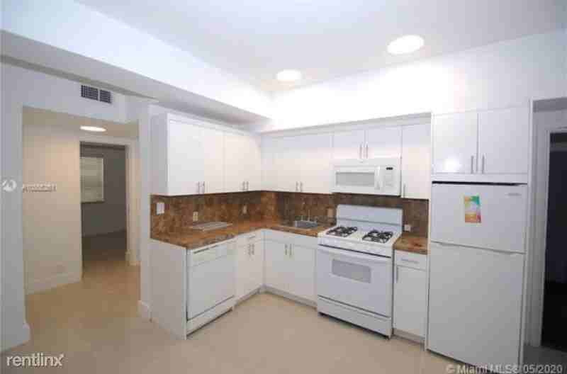 1559 1559 meridian ave 107 - Photo 2 of 6