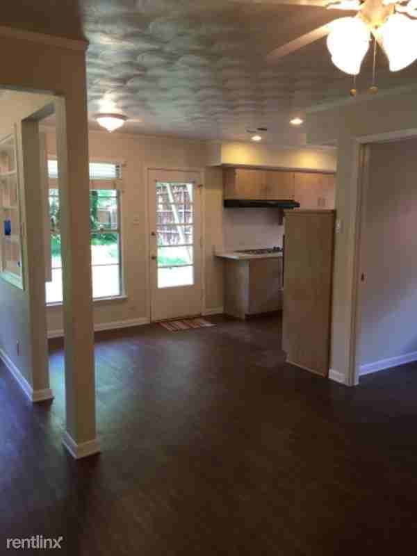 211 Hanover Ln - Photo 3 of 18