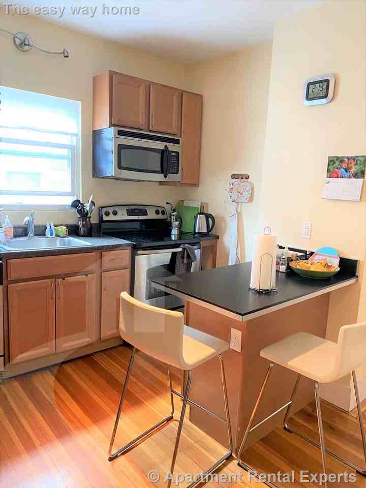 11 Burnside Ave #2 - Photo 2 of 17
