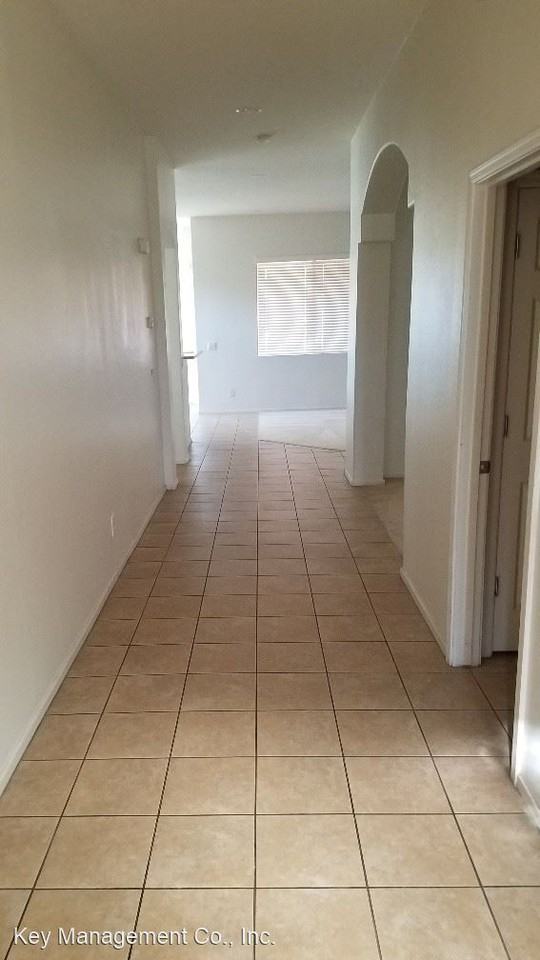 14796 W Roanoke Ave - Photo 2 of 15