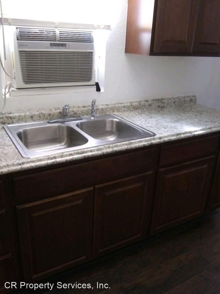 406 E 4th St - Photo 3 of 10