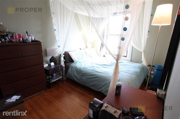 922 Beacon St - Photo 3 of 9