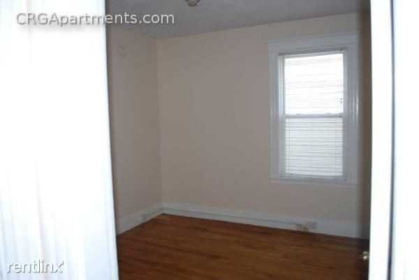 SHARON ST - Photo 3 of 7