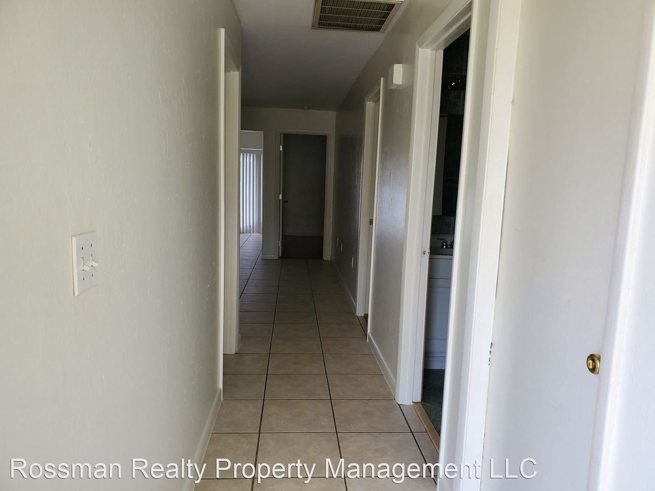 2704/2706 Owen Ave. S Apartments in Westminister, Lehigh Acres, FL