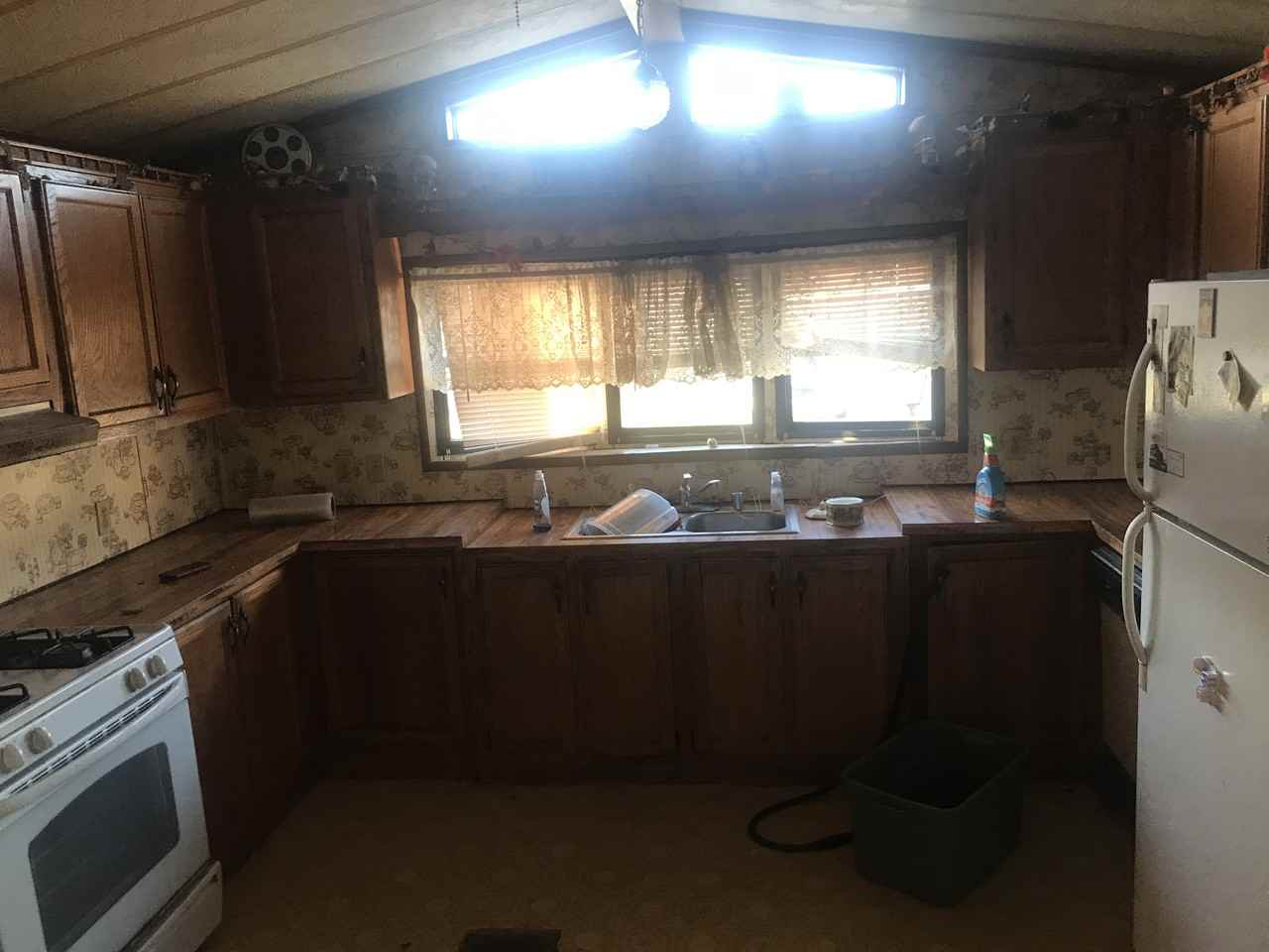 570 Pine Street - Photo 2 of 11