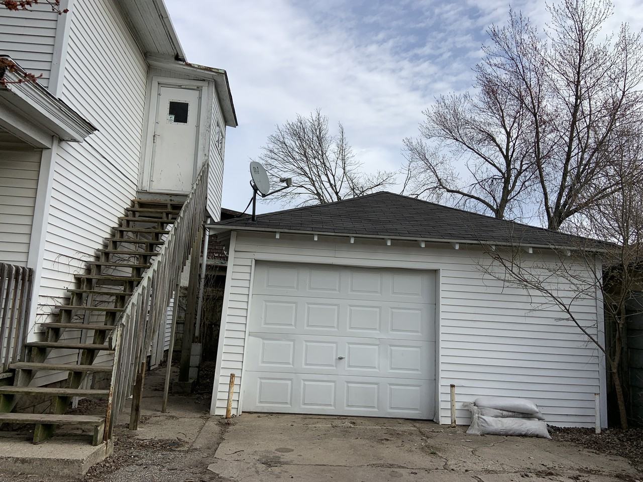 942 Fountain St Ne - Photo 3 of 3