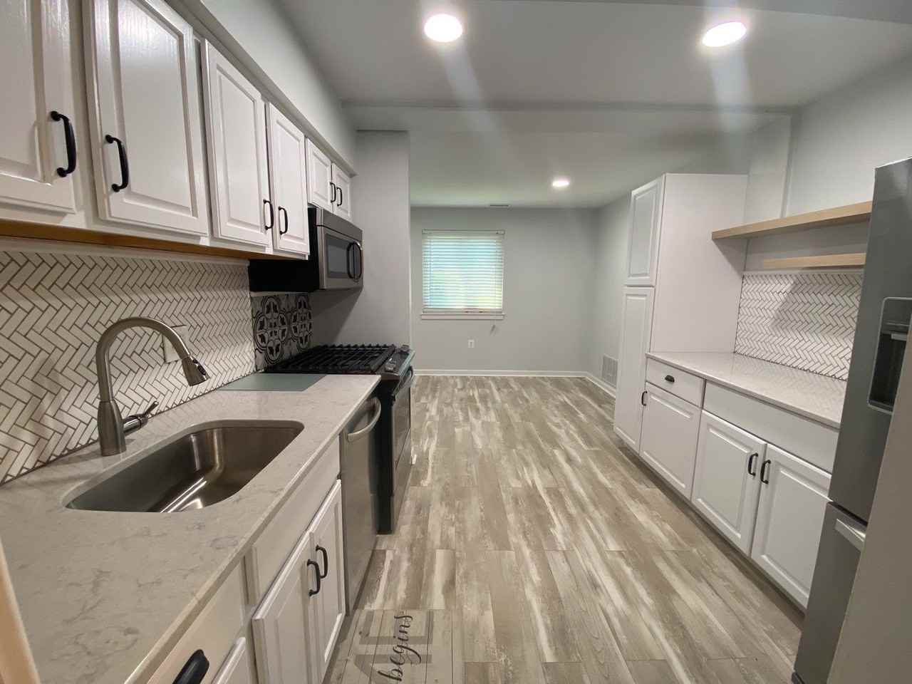 5537 Green Mountain Cir - Photo 2 of 17