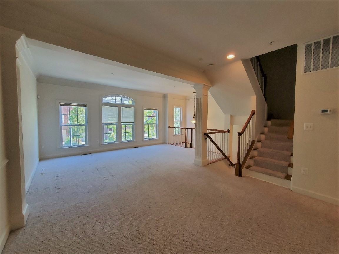 1625 Whitehall Dr - Photo 2 of 23
