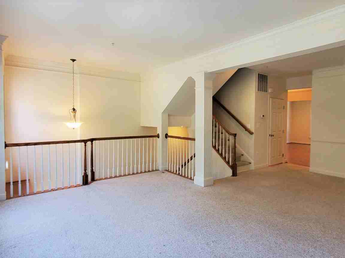 1625 Whitehall Dr - Photo 4 of 23