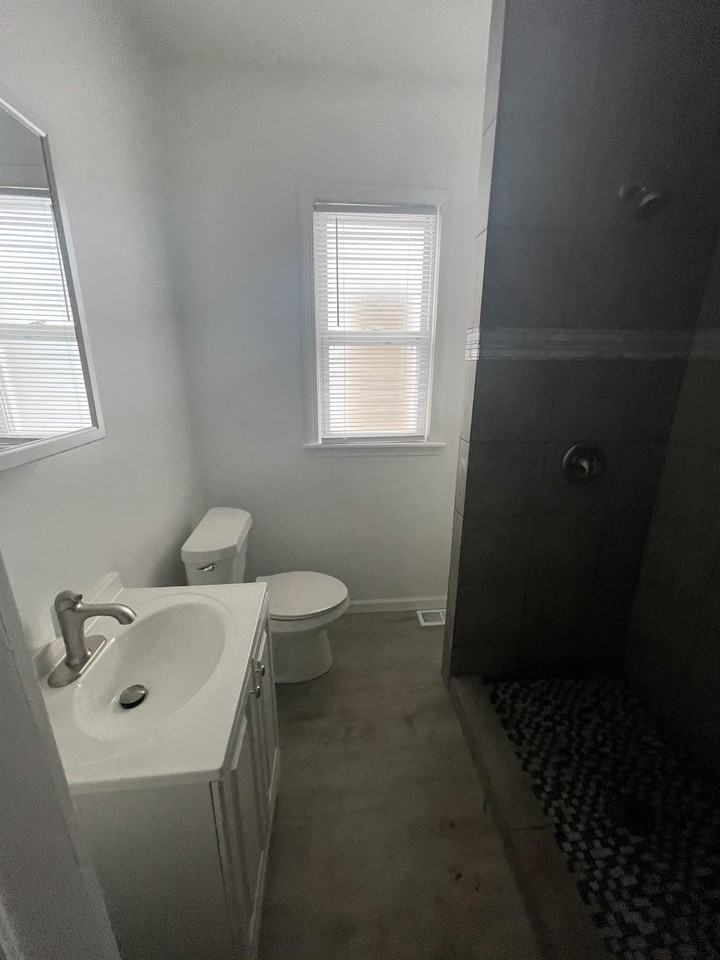 4426 Mcgraw St #1 - Photo 3 of 22