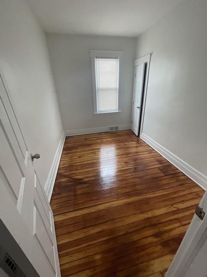 4426 Mcgraw St #1 - Photo 4 of 22