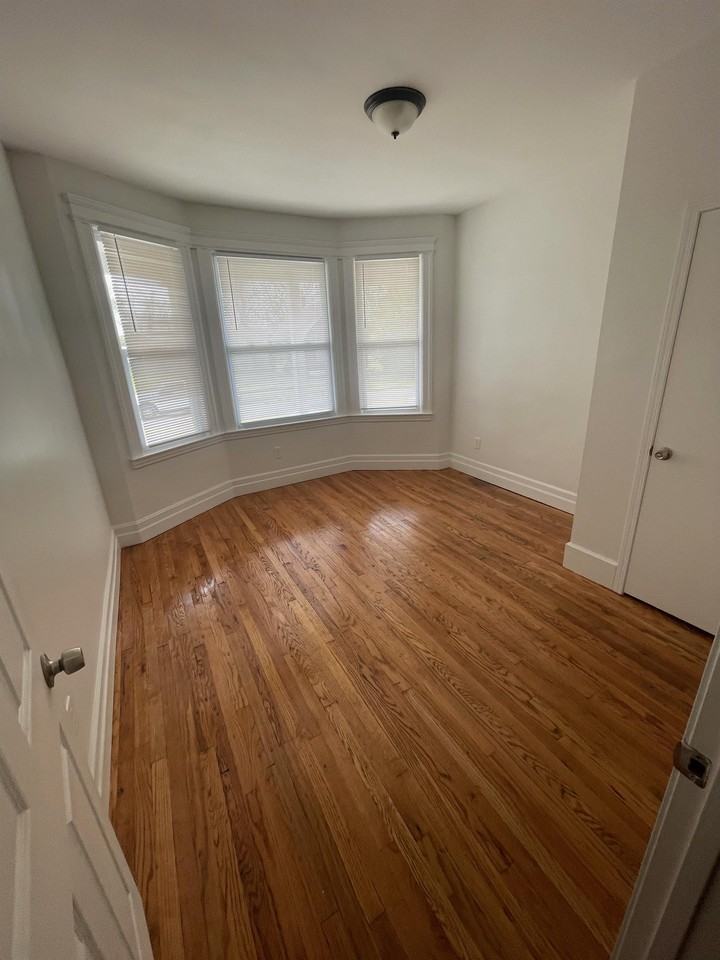 4426 Mcgraw St #1 - Photo 6 of 22