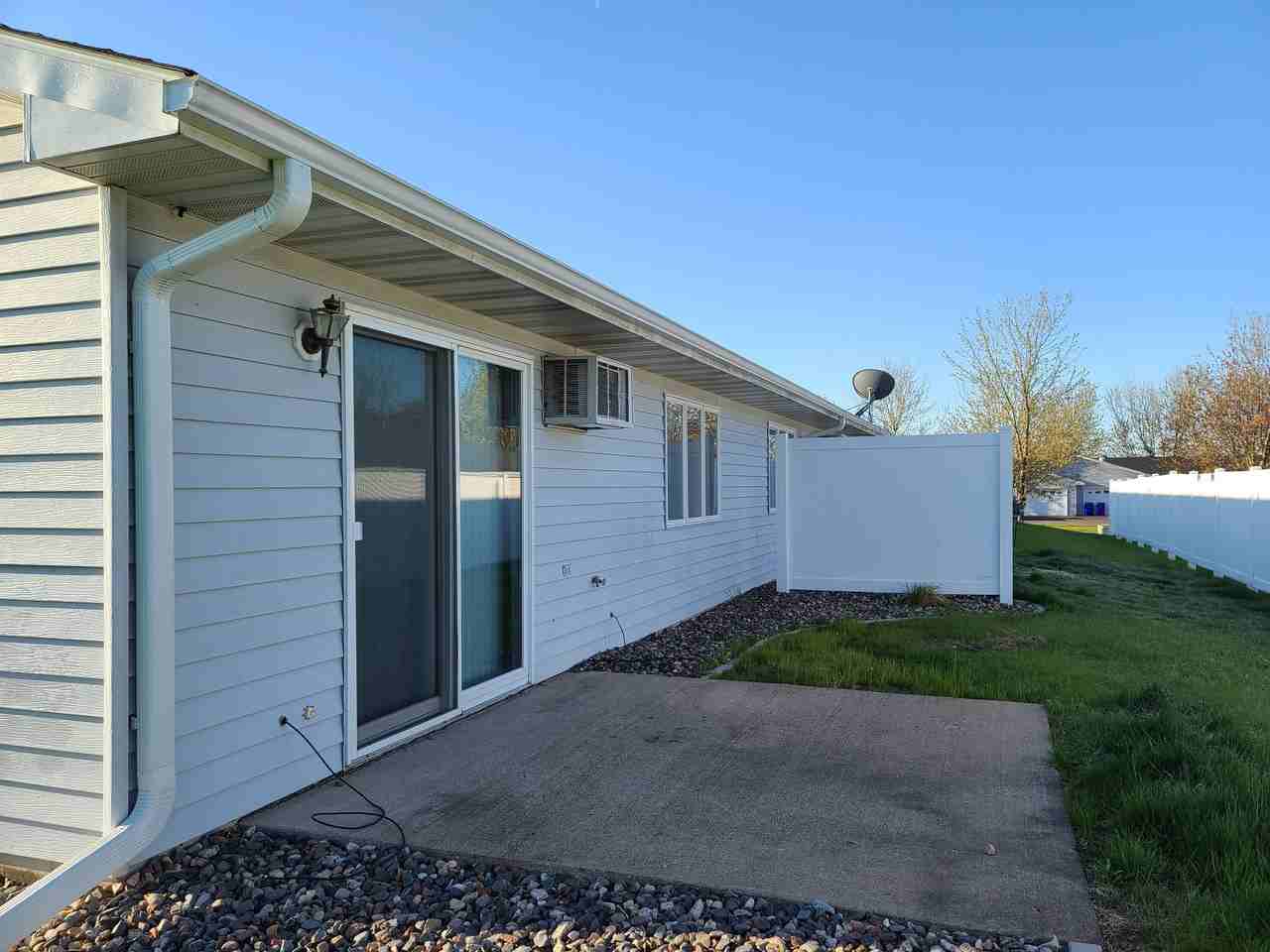 706 Raymond St - Photo 2 of 10