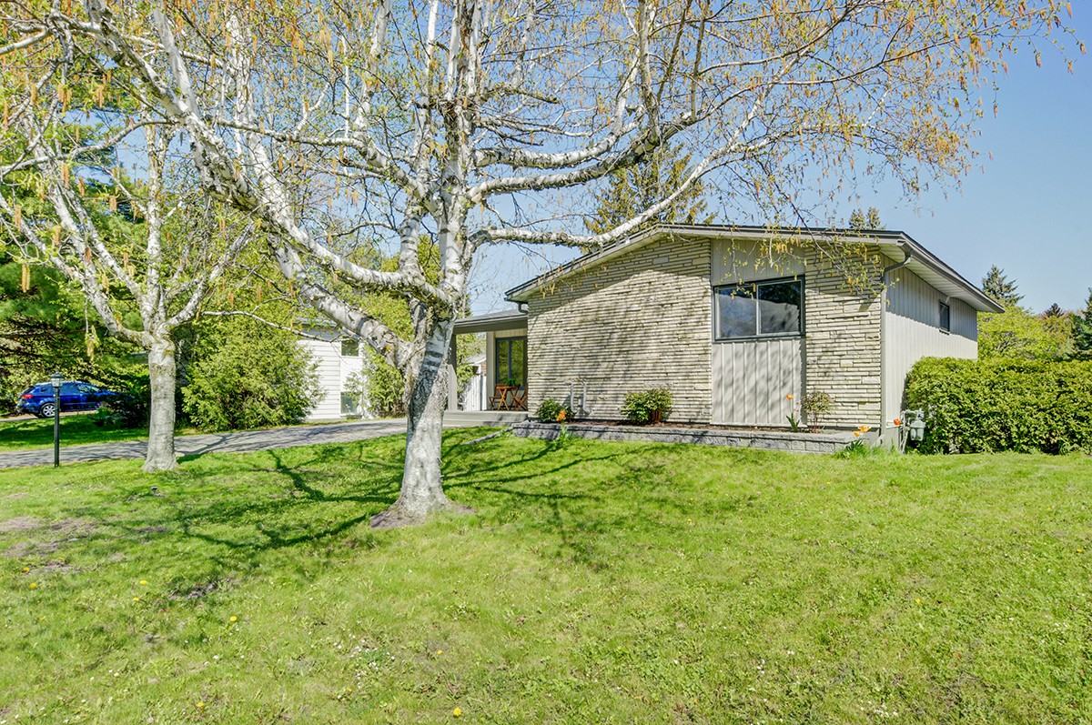 47 Sullivan Avenue - Photo 4 of 35