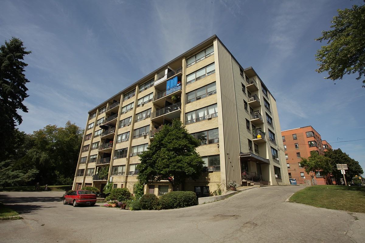 2 Royal York Apartments - Photo 2 of 12